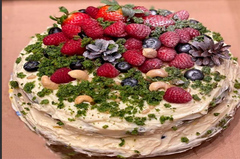 Торт домашний «Лесной мох» с ягодами